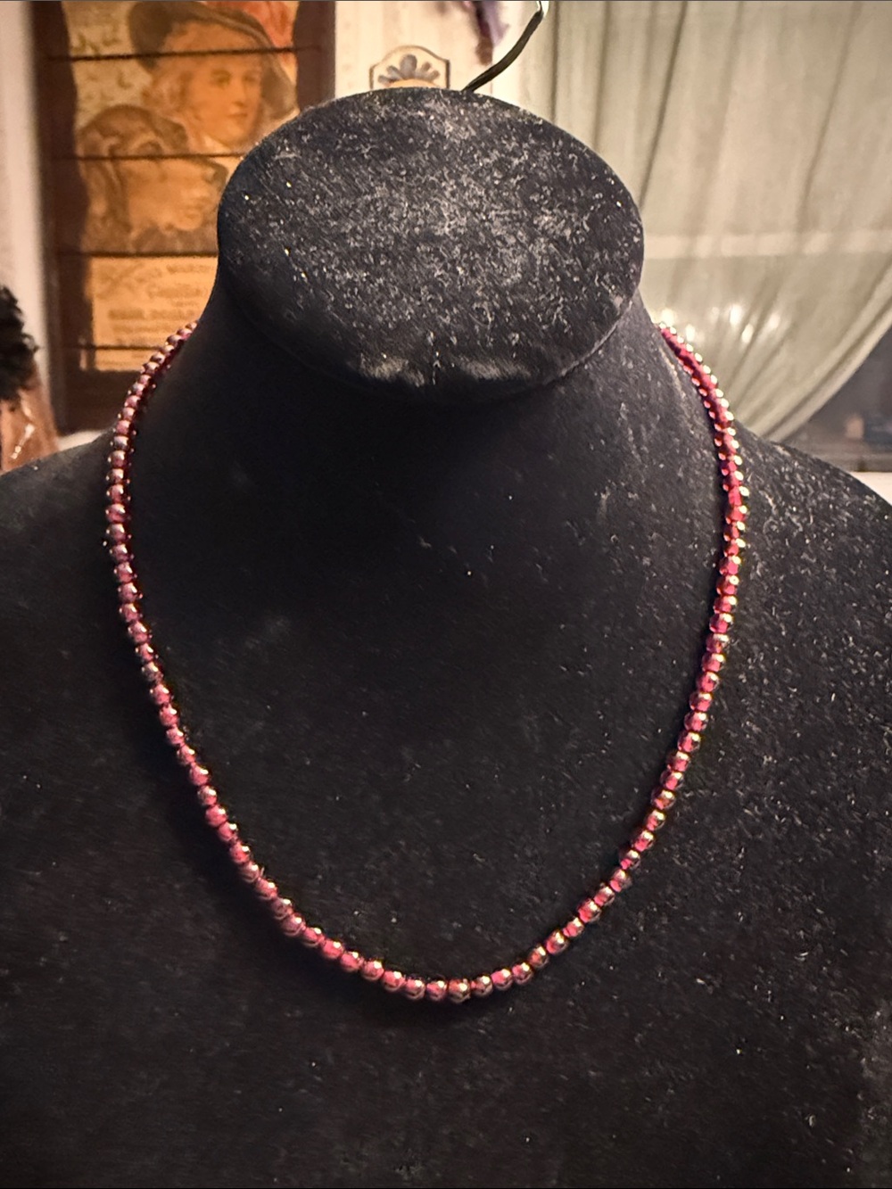 Vintage genuine, garnet beaded necklace with gold tone screw closure